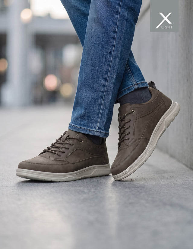 Zapatillas Urbanas Hombre X-Light Cuero Liviana Wallcourt Taupé