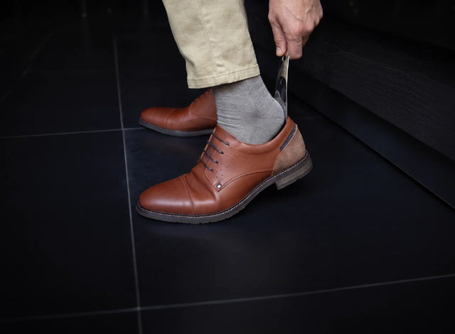 Outfit con zapatillas blancas: ideas para vestir bien en cualquier ocasión